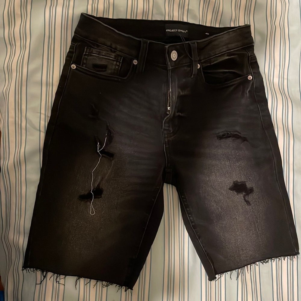 Black shorts with shade of white,perfect for special occasions